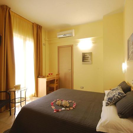 Hotel Caggiari เซนีกัลเลีย ภายนอก รูปภาพ