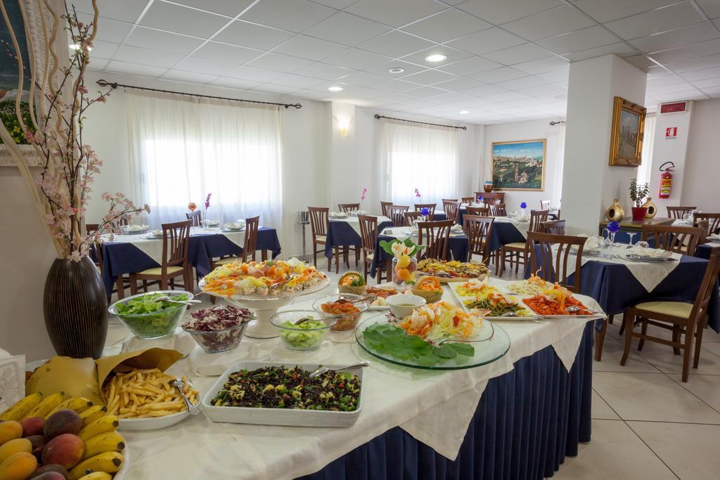 Hotel Caggiari เซนีกัลเลีย ภายนอก รูปภาพ