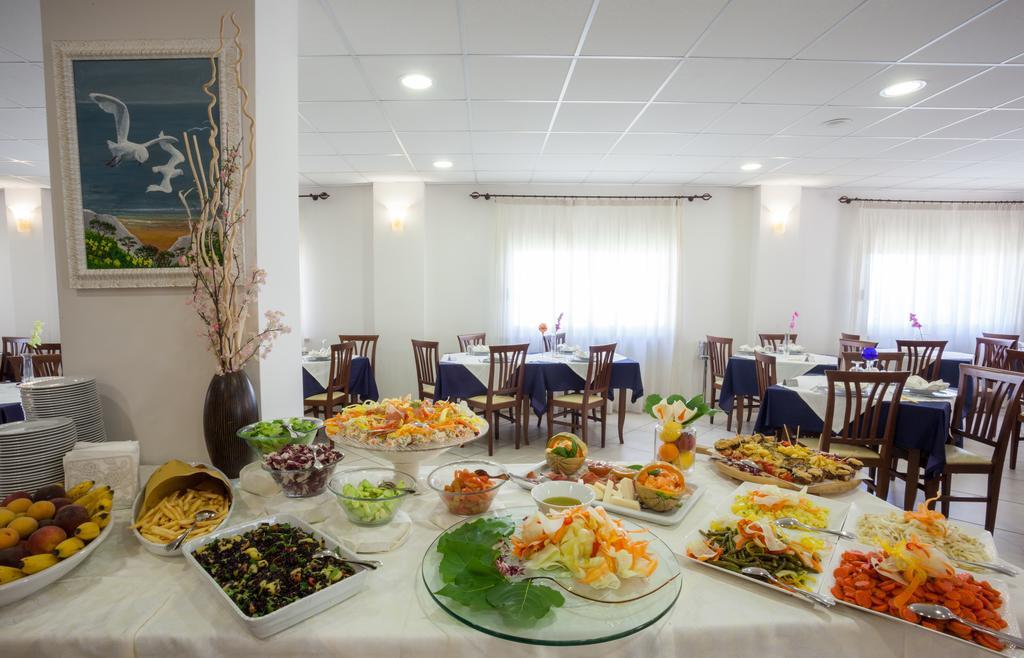 Hotel Caggiari เซนีกัลเลีย ภายนอก รูปภาพ