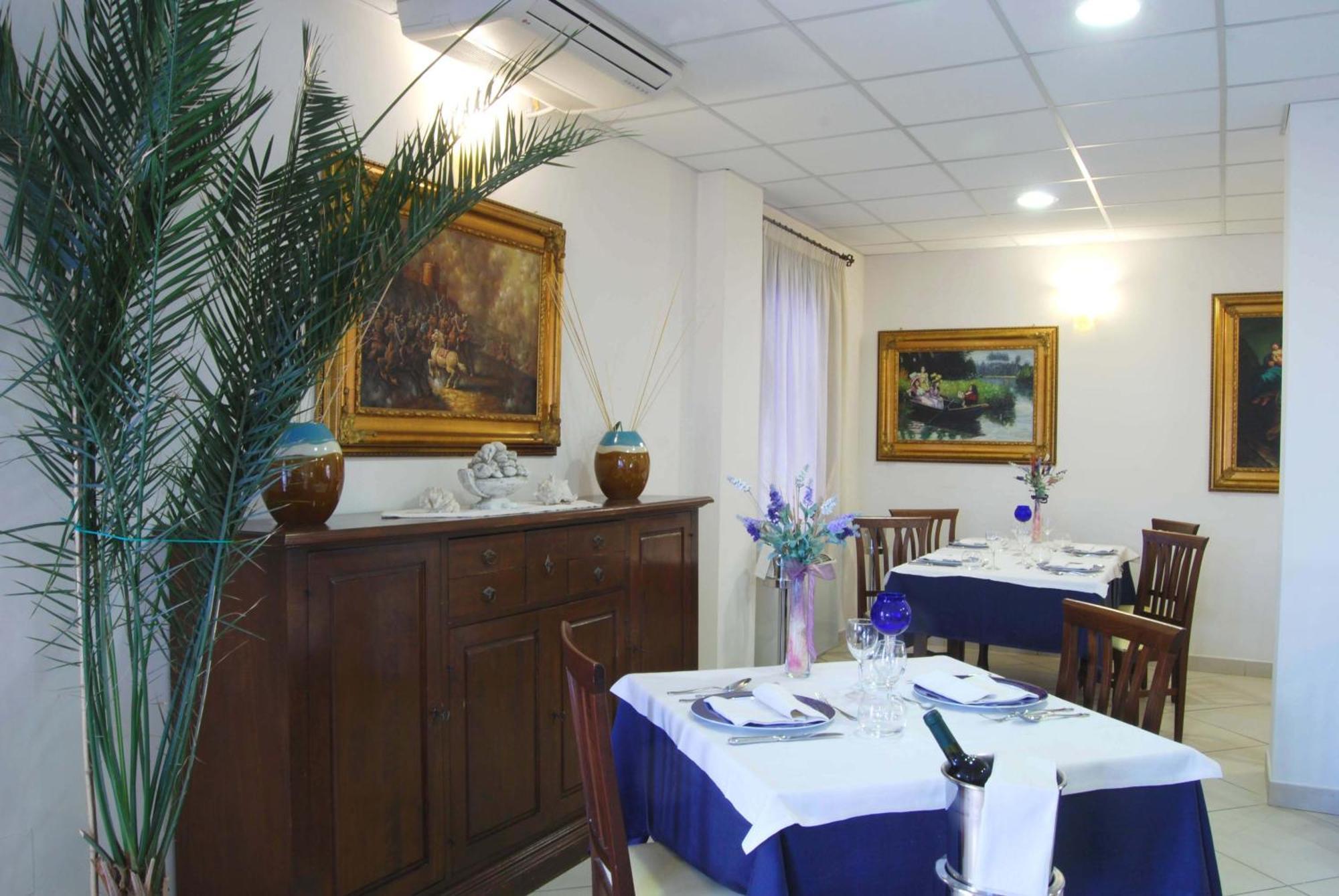 Hotel Caggiari เซนีกัลเลีย ภายนอก รูปภาพ