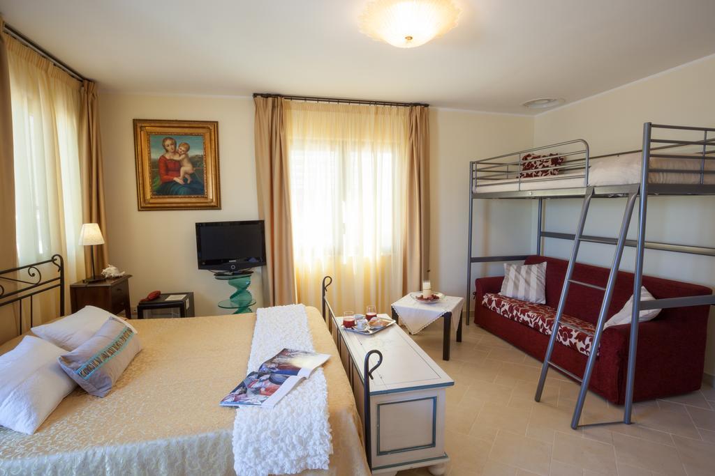 Hotel Caggiari เซนีกัลเลีย ภายนอก รูปภาพ