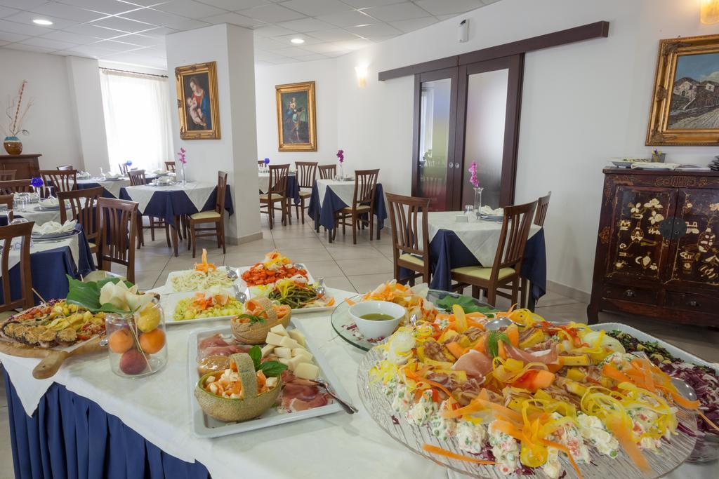 Hotel Caggiari เซนีกัลเลีย ภายนอก รูปภาพ