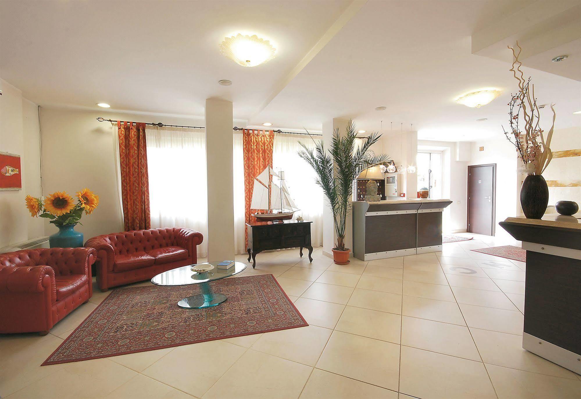 Hotel Caggiari เซนีกัลเลีย ภายนอก รูปภาพ
