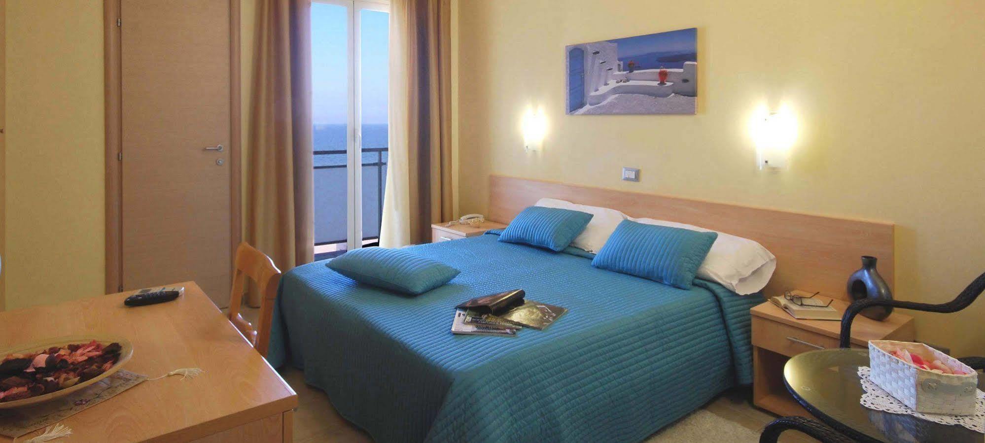 Hotel Caggiari เซนีกัลเลีย ภายนอก รูปภาพ