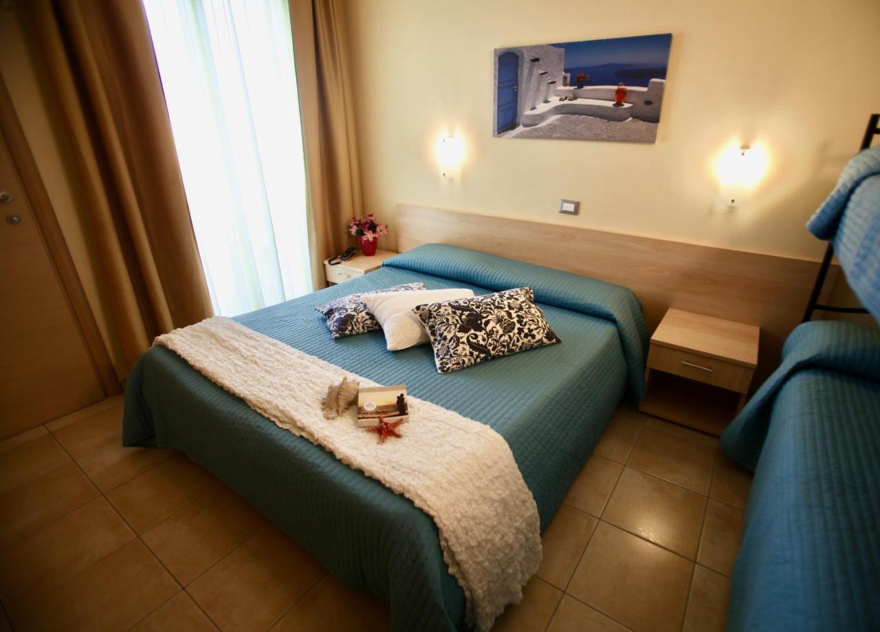 Hotel Caggiari เซนีกัลเลีย ภายนอก รูปภาพ